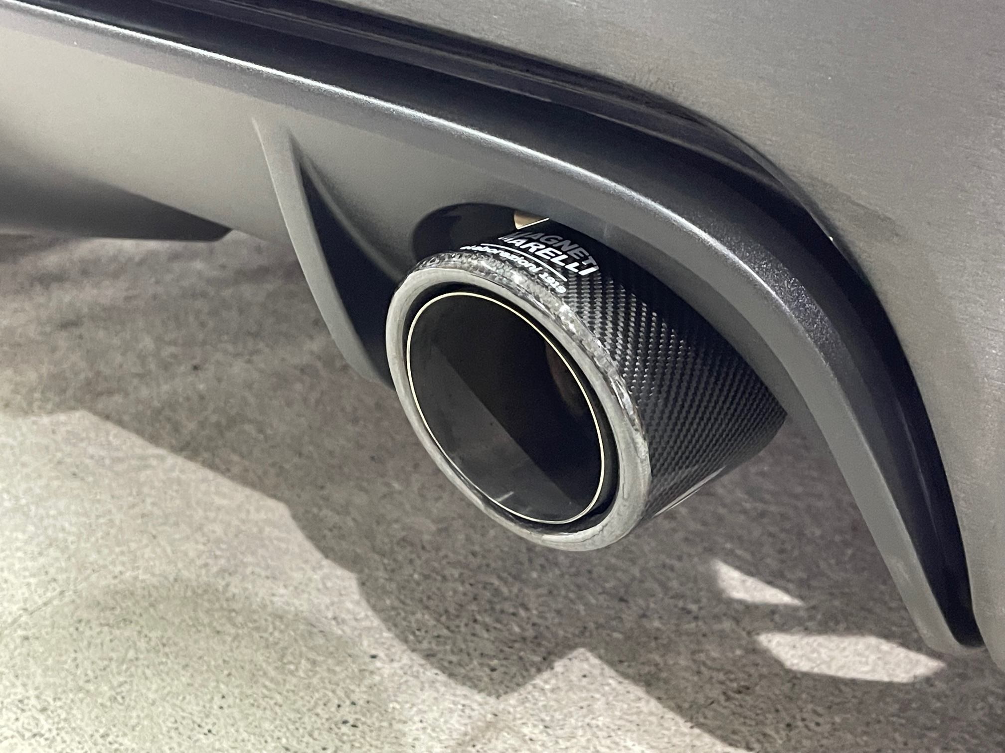アバルト500 595 Magneti Marelli ボンバルドン カーボンエディション 