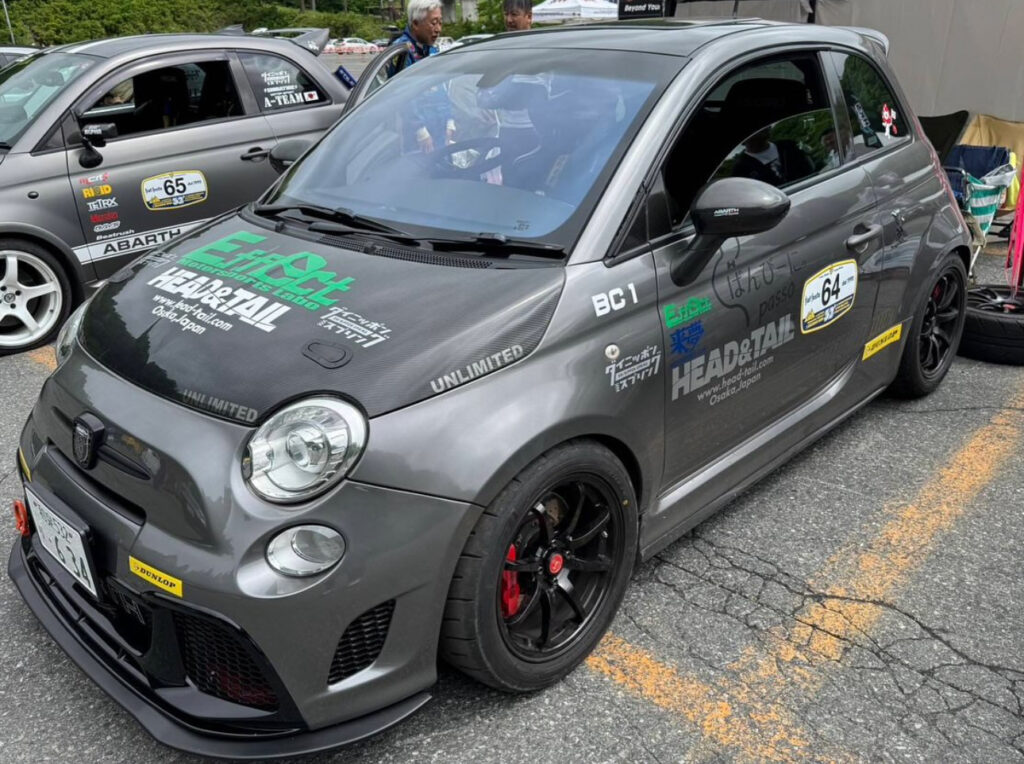 UNLIMITEDアバルト用カーボンボンネット