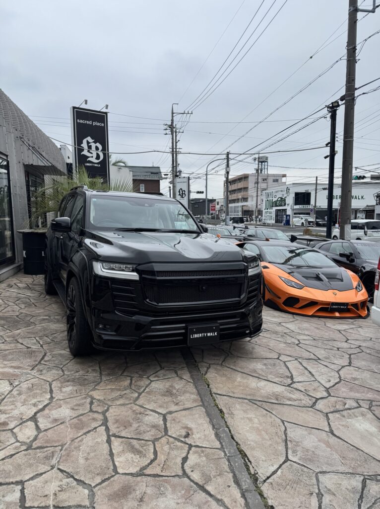 LIBERTY WALK様へ訪問｜Ferrari向けSforzaカーボンパーツについて打ち合わせ